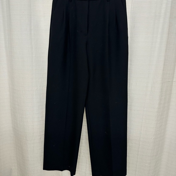 Aritizia Effortless Pant in Black - Picture 3 of 3